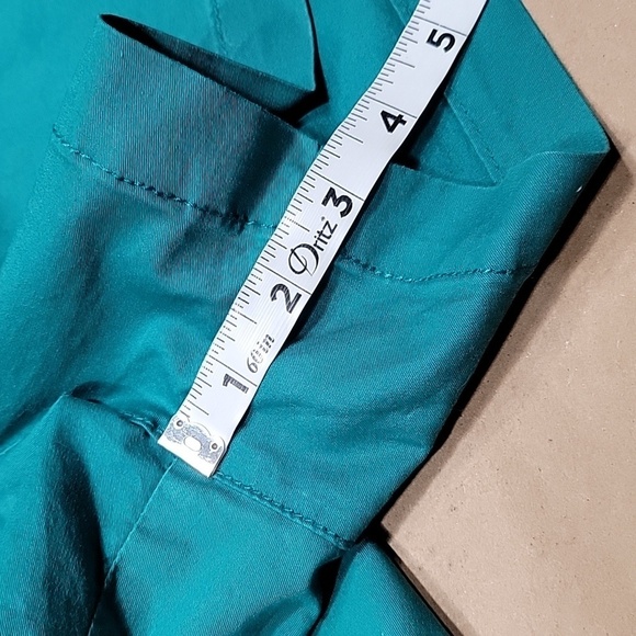 Old Navy Size 6 Dark Teal Green/Blue "Everyday Short", Excellent Used Condition - Picture 9 of 10